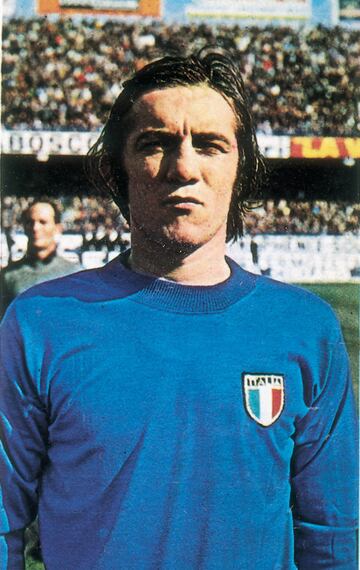 Máximo goleador del Inter de Milán en la Serie A durante 7 temporadas consecutivas de la temporada 69/70 a la temporada75/76 


 
