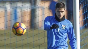 Raba en el espejo de Omar Ramos