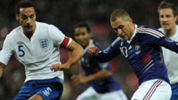 <b>ABRIÓ LA LATA. </b>Benzema dispara en el primer gol de los galos.