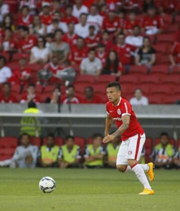 Charles Aránguiz participó del triunfo de Inter de Porto Alegre sobre Atlético Mineiro por 2-1.