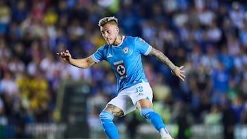 Gonzalo Piovi of Cruz Azul during the Semifinal second leg match between Cruz Azul and America as part of the Liga BBVA MX, Torneo Apertura 2024 at Ciudad de los Deportes Stadium on December 08, 2024 in Mexico City, Mexico.