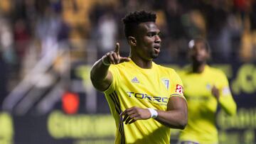 Moha Traoré durante un partido con el Cádiz.