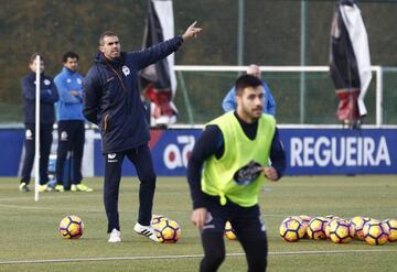 Deportivo put through their paces by head coach Gaizka Garitano.