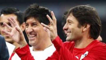 Iván Zamorano junto a Leonardo en el partido de la ExpoMilan.