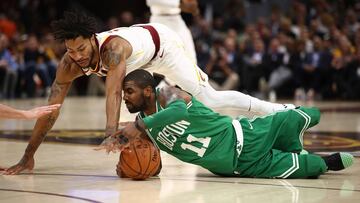 CLEVELAND, OH - OCTOBER 17: Derrick Rose #1 of the Cleveland Cavaliers and Kyrie Irving #11 of the Boston Celtics battle for the ball in the first half at Quicken Loans Arena on October 17, 2017 in Cleveland, Ohio. NOTE TO USER: User expressly acknowledges and agrees that, by downloading and or using this photograph, User is consenting to the terms and conditions of the Getty Images License Agreement.   Gregory Shamus/Getty Images/AFP
 == FOR NEWSPAPERS, INTERNET, TELCOS &amp; TELEVISION USE ONLY ==