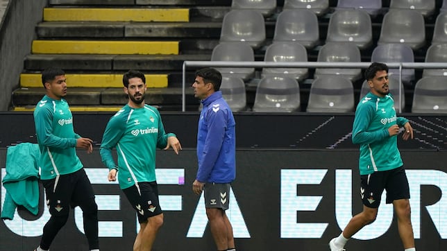 Isco: “Aún tengo molestias pero veo un poquito de luz en el túnel”