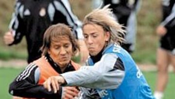 <b>MÁXIMA ENTREGA. </b>Los madridistas completaron ayer una de las sesiones más duras del año: circuito físico, sesión de disparos a puerta y triangular de equipos de cinco jugadores.