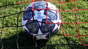 El balón de la Champions, durante un entrenamiento.