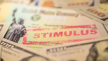 El año pasado, el IRS se encargó de enviar el tercer cheque de estímulo de $1,400. ¿Cuántos pagos se emitieron en 2021 y cuánto dinero se repartió?