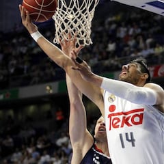 Gustavo Ayón y el Real Madrid negocian con la NBA al acecho