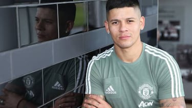 Marcos Rojo renews with Manchester United until 2021