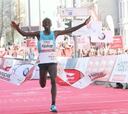 El keniano Kipchoge gana el maratón de Hamburgo