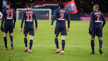 El tridente del PSG celebra uno de los goles.