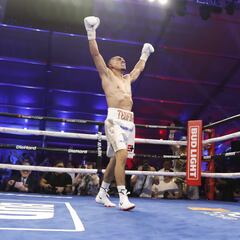 Teófimo López derrota a Pedro Campa en su primer combate en la división de los superligeros