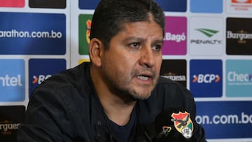 Bolivas's coach Oscar Villegas speaks during a press conference in La Paz on September 25, 2024, ahead of a FIFA World Cup 2026 qualifier football match against Colombia to be held on October 10 in El Alto, La Paz. (Photo by AIZAR RALDES / AFP)