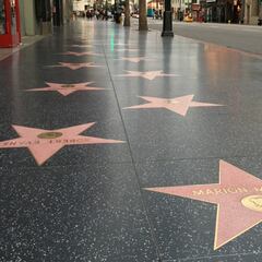 Ya es leyenda en Hollywood y no tuvo reparos para ser el fotógrafo personal de un actor mexicano en el momento menos pensado