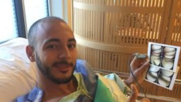 Amrabat, tras ser operado.