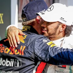 Hamilton: un campeón "sin presión de sus compañeros"