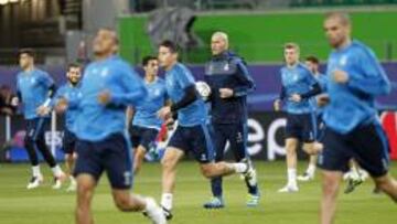 Zidane analizó con sus jugadores los errores que se cometieron en la ida. El francés lo tiene todo atado.