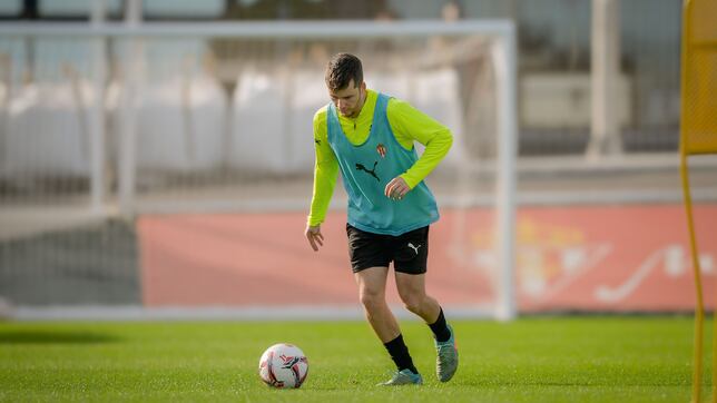 Guille Rosas se recupera y entra en la convocatoria de Albés