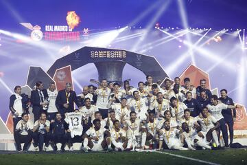 Los jugadores del Real Madrid celebrando el triunfo en la Supercopa de España.