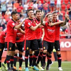El Mallorca noquea a un combativo Mirandés