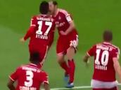 Los 4 golazos de tiro libre del cumpleañero Marcelo Díaz