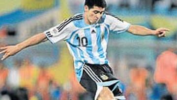 <b>CON ARGENTINA. </b>Riquelme, con Argentina en la Copa América.