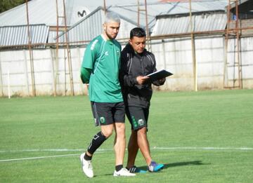 Fichó durante la temporada pasada en Temuco, pero sus constantes problemas físicos le quitaron continuidad. Sólo disputó cinco encuentros.