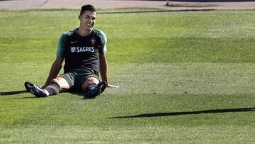 Cristiano Ronaldo entrena con Portugal.