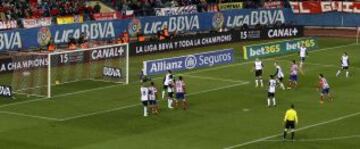 Raúl García marca el 2-0.