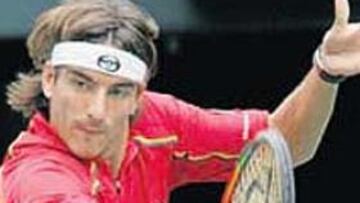 <b>DESESPERACIÓN. </b>Tommy Robredo, durante el partido.