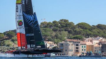 El Spain SailGP vuela en tercera posici車n en Saint-Tropez