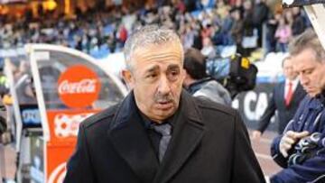 <b>RESPIRO. </b>Manolo Preciado encontró una semana más de prórroga en el gol de Diego Castro al Racing.