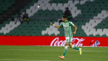Bartra, durante el duelo ante el Espanyol.