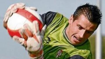 Osasuna ha fichado al portero Roberto Fernández por tres temporadas.