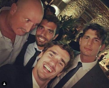 Griezmann, Augusto Fernández y Werner disfrutando de la ceremonia.