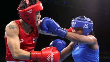 Ingrit Valencia asegura bronce y va en carrera por oro en boxeo.