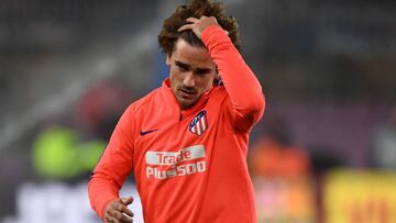 Griezmann, calentando antes del Barcelona-Atlético en el Camp Nou.