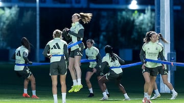 Entrenamiento del Real Madrid cara a la preparación de la Supercopa.
