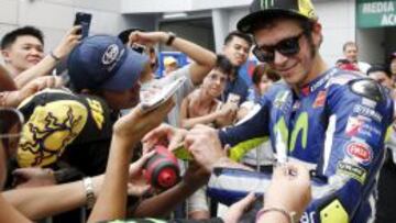 Rossi llega líder a la última cita del año.