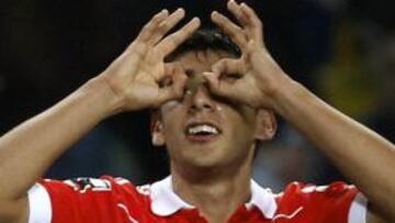 <b>EN LÍNEA ASCENDENTE. </b>Salvio celebró así el gol que le marcó al Sporting en el último derbi lisboeta.