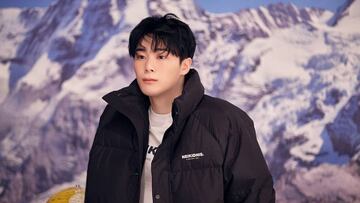 Fans took to social media to express their grief and share their condolences following news of Moonbin’s passing.