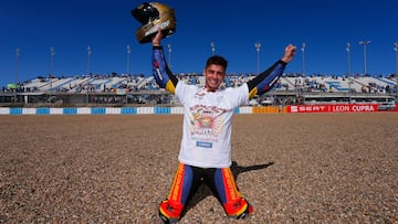 Marc García gana, con 17 años, el título de Supersport 300 en Jerez aventajando por un solo punto de diferencia al italiano Coppola.