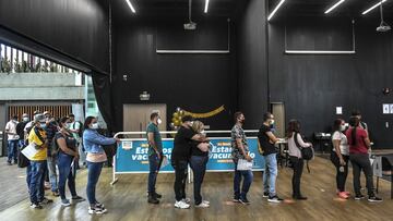 Curva del coronavirus en Colombia, hoy 12 de octubre. Casos y muertes relacionadas con el covid-19. Actualmente hay 13.974 casos activos en el país.