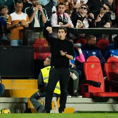 Iraola: “El árbitro del partido empieza a ser el del VAR”