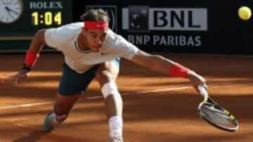 Así trabajó el revés de Nadal sobre la arena del Foro.