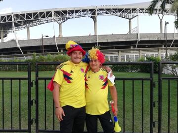 Hinchas llegan al estadio de Pereira para el cierre del grupo A.