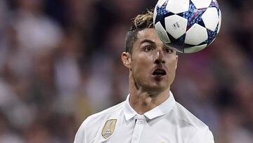 Otro triplete de Cristiano deja al Madrid cerca de la final