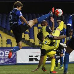 La U. de Conce y Huachipato suman pero no avanzan